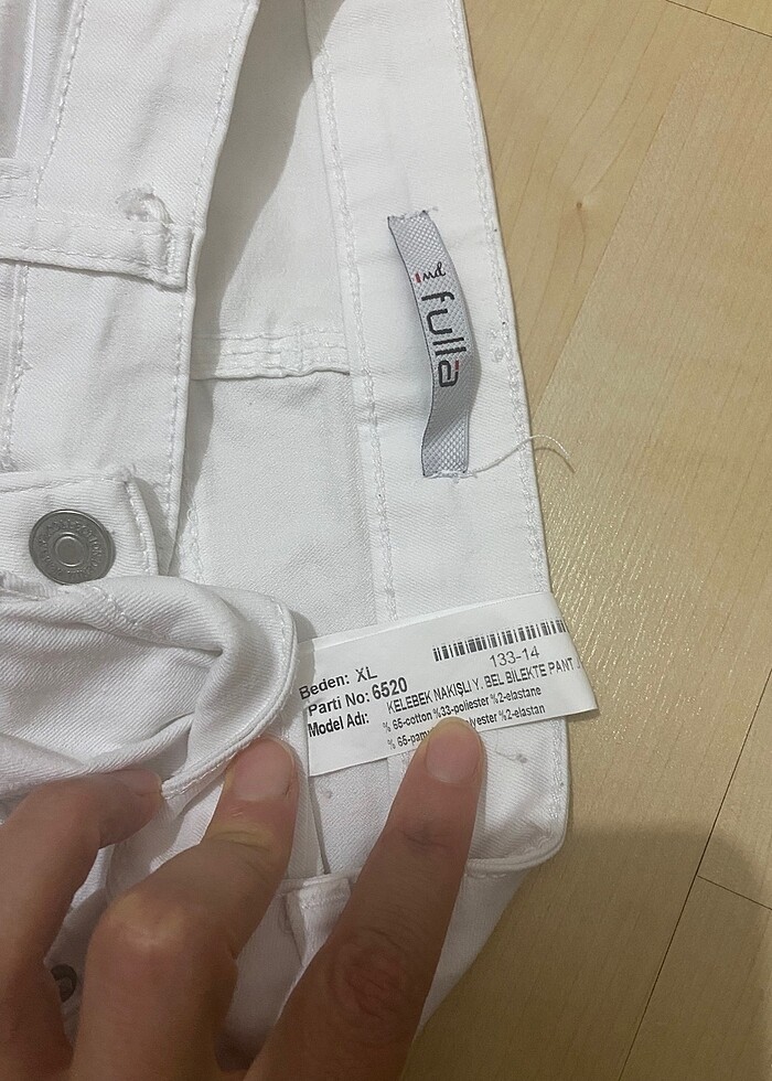 Bilekte Beyaz Pantolon - Görsel 3