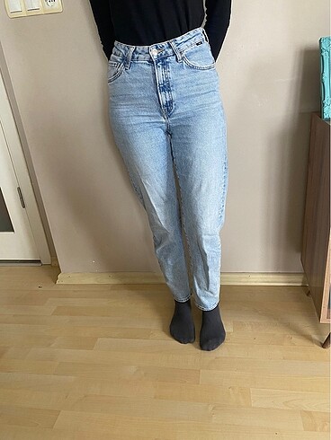 Mavi straight mom jean