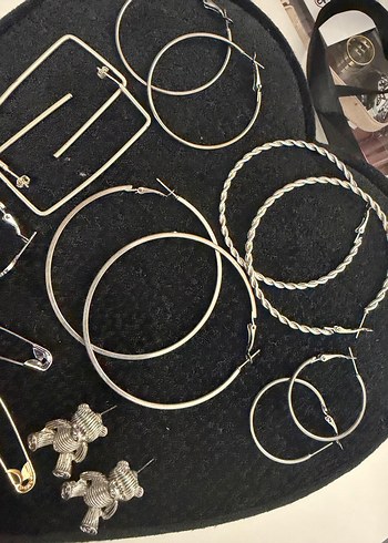 Vintage Tarz Altın Renkli Tokalı Küpeler - Görsel 3