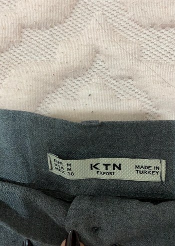 m Beden Düğmeli Gri Keten Midi Etek