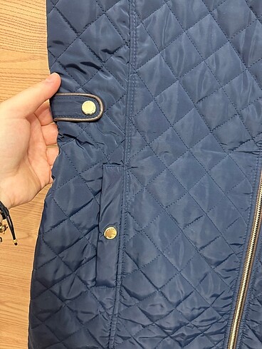 LC Waikiki Kapitone tesettüre uygun lacivert yelek