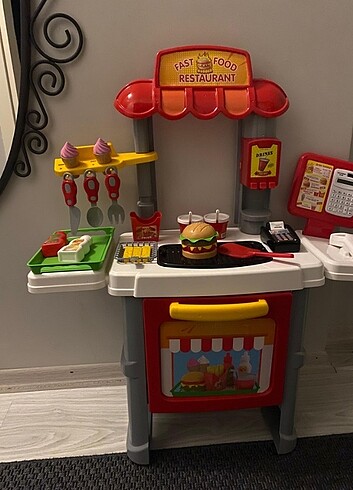 Fast food tezgahı oyuncağı