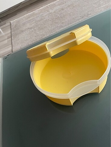 tupperware. kurabiye. kutusu