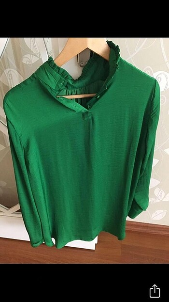 s Beden yeşil Renk Zara saten gömlek