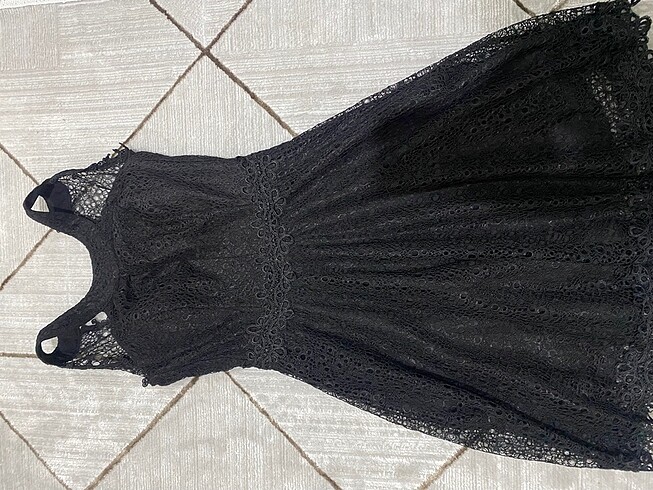 Dantelli elbise