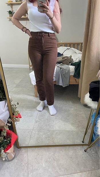 Kahverengi mom jeans