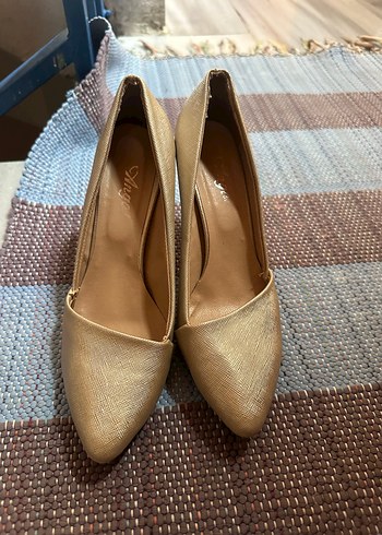 Bej Yılan Desenli Deri Topuklu Stiletto
