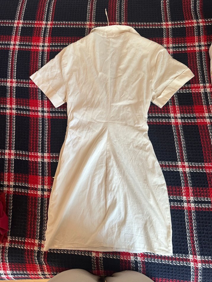 Beyaz Fitted Midi Elbise Halter Yaka Kısa Kollu - Görsel 4