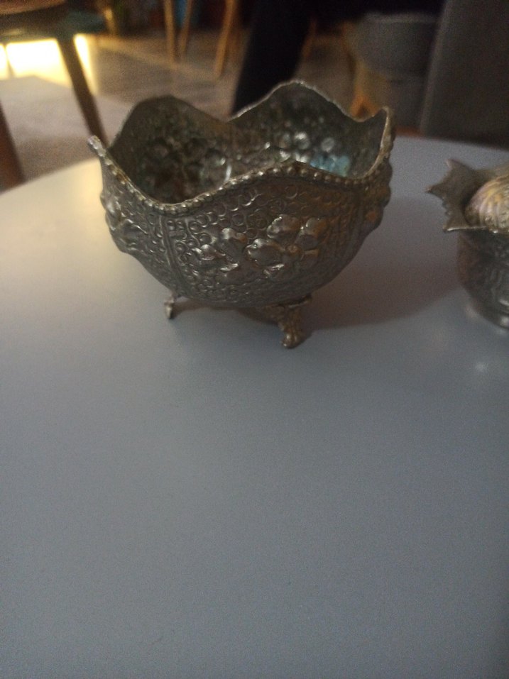 Desenli Parlak Altın Renkli Sofra Takımı - Görsel 2