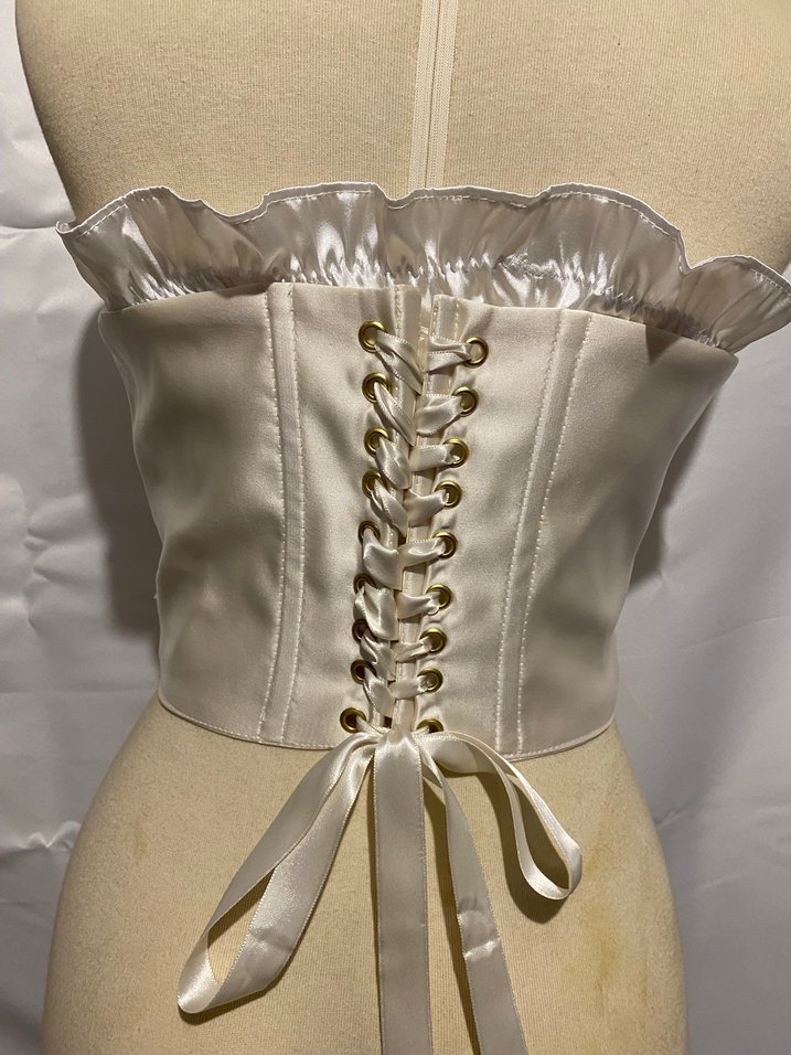 Beyaz Straplez Fırfırlı Midi Büstiyer - Görsel 3