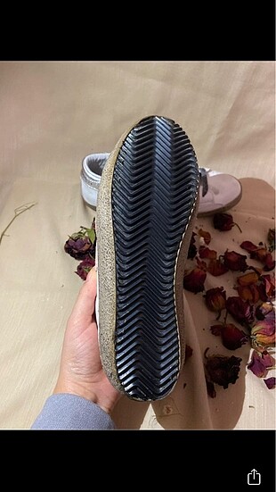 Golden Goose Deluxe SATILDI
