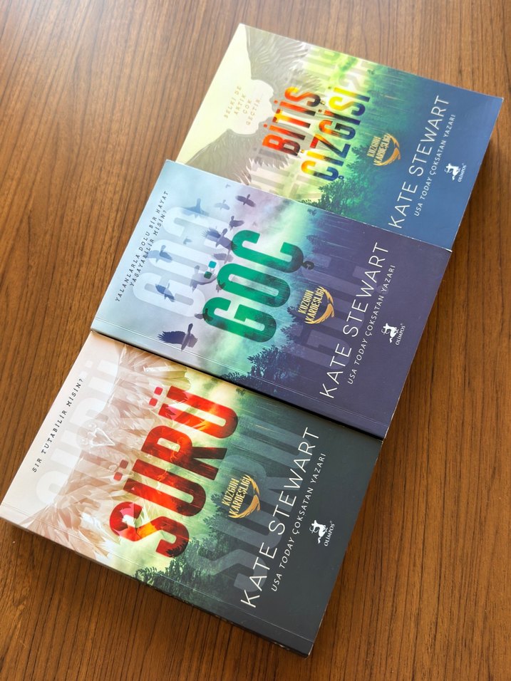 Kate Stewart Üçlemesi: Sürü, Göç, Bitiş Çizgisi - Görsel 3