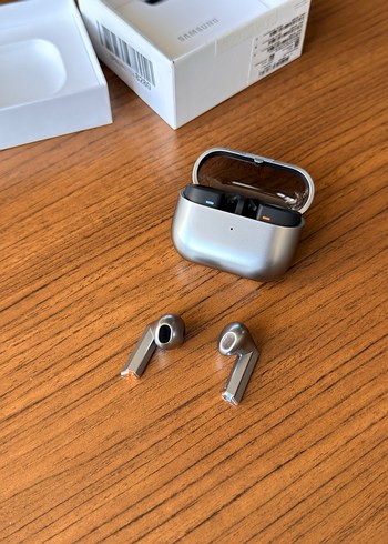 Samsung Galaxy Buds3 Kablosuz Kulaklık Gri - Görsel 3