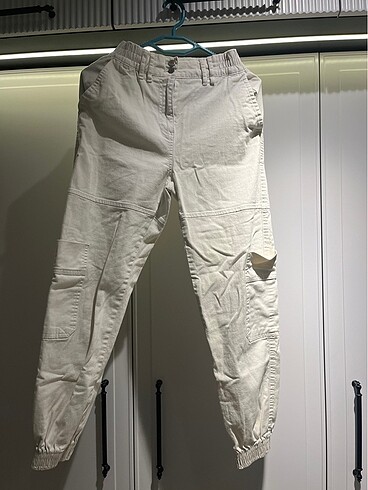 s Beden Bershka marka pantolon