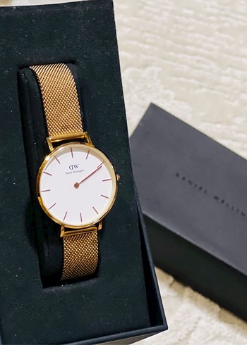 Daniel Wellington Altın Renk Klasik Kadın Saati - Görsel 5