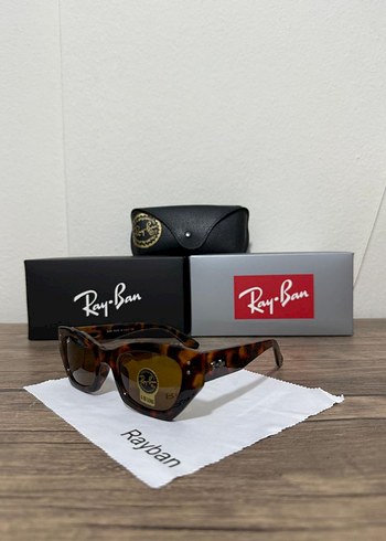 Ray-Ban Koyu Kahverengi Tokalı Kadın Gözlüğü