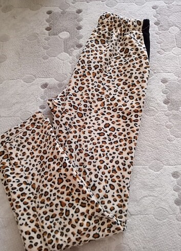 l Beden Leoparlı polar pijama