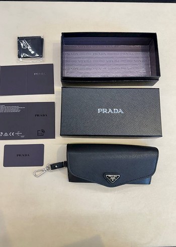 Prada Siyah Deri Kadın gözlük kılıfı