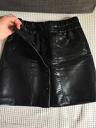 Zara S/36 beden etiketi üzerinde mini deri siyah terletmeyen ete