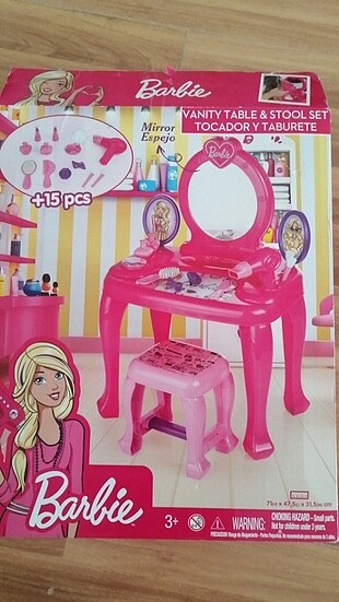Barbie makyaj masası