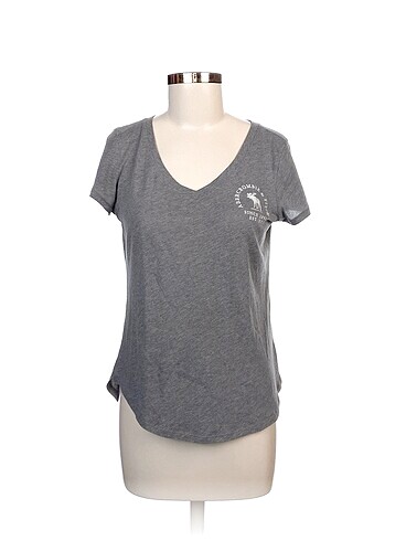 Abercrombie & Fitch T-shirt %70 İndirimli.