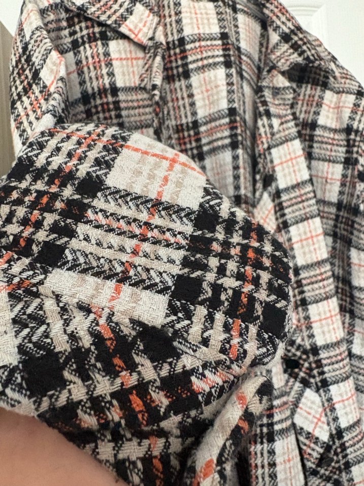 Düğmeli Ekose Desenli Bej Kadın Gömlek - Görsel 2