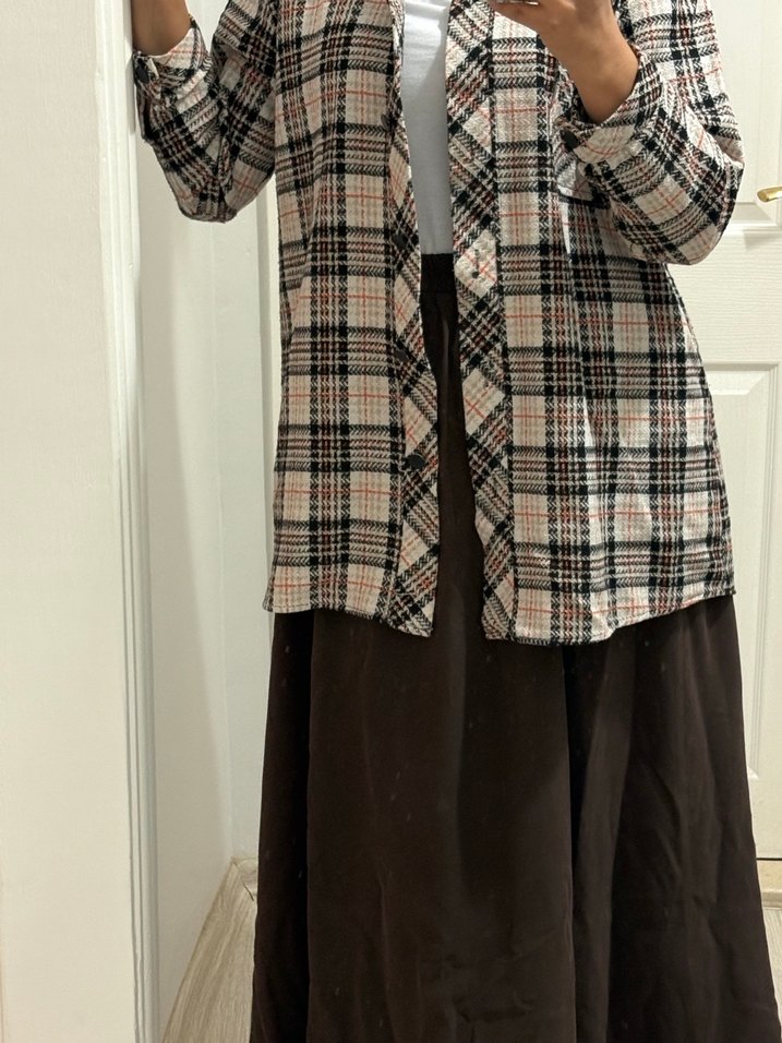 Düğmeli Ekose Desenli Bej Kadın Gömlek - Görsel 4