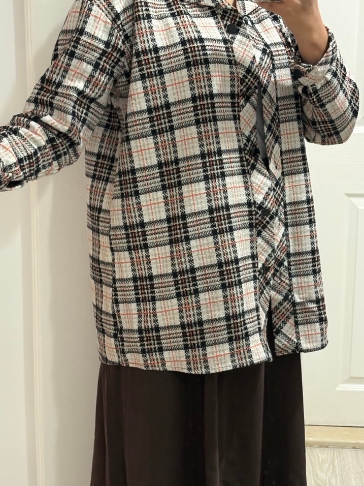 Düğmeli Ekose Desenli Bej Kadın Gömlek - Görsel 3