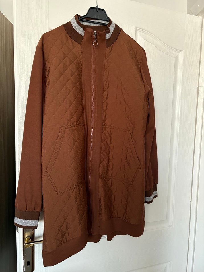 Kahverengi Kapitone Hırka - Görsel 4