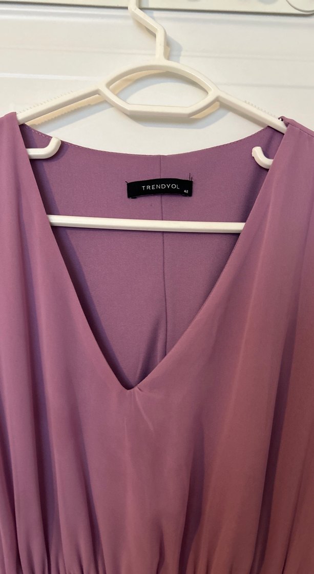 Mor V Yaka Fırfırlı Midi Elbise - Görsel 2