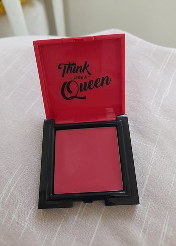 Pastel Parlak Kırmızı Allık - Think Like a Queen