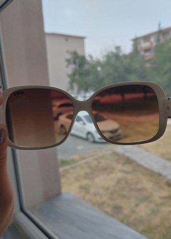 Hawk Beyaz Tokalı Kadın Güneş Gözlüğü - Görsel 3