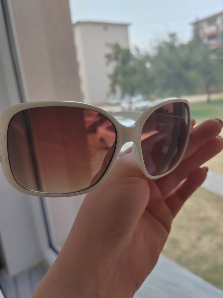 Hawk Beyaz Tokalı Kadın Güneş Gözlüğü - Görsel 2