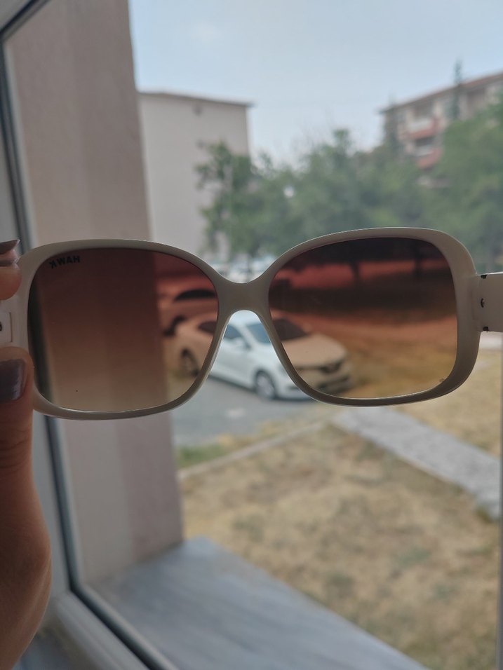 Hawk Beyaz Tokalı Kadın Güneş Gözlüğü - Görsel 3