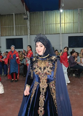 Uzun Kollu Lacivert Gotik Drape Abiye - Görsel 3