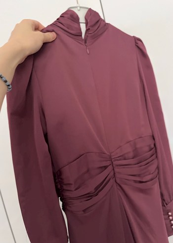 Bordo Saten Uzun Kollu Drapeli Elbise - Görsel 2