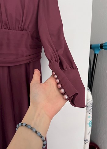 Bordo Saten Uzun Kollu Drapeli Elbise - Görsel 3