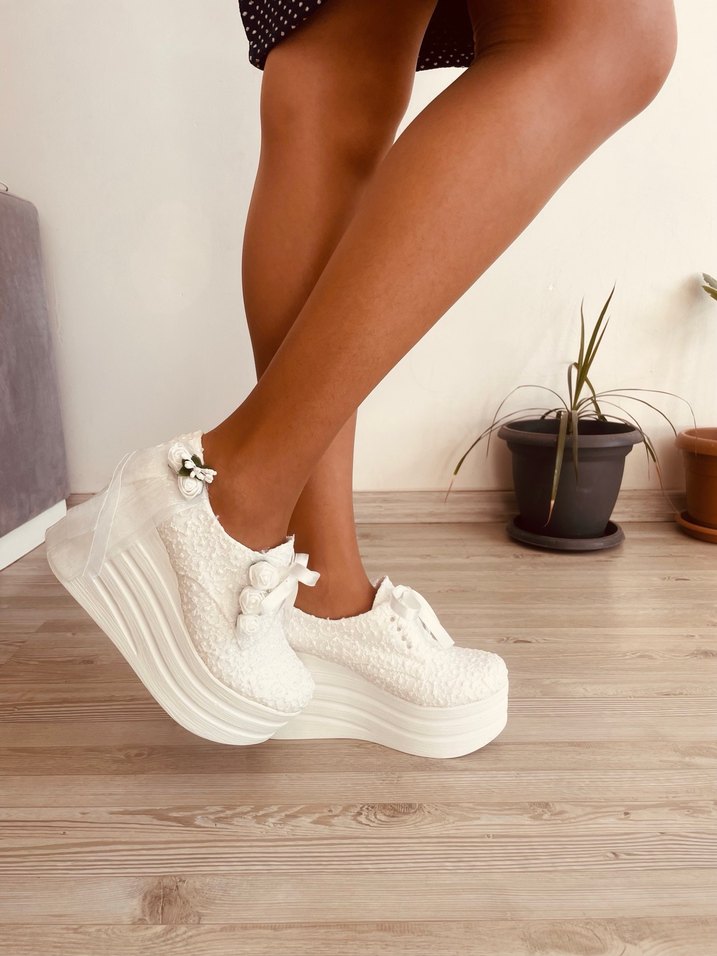 Kadın Beyaz Platform Topuklu Örgü Bağcıklı Spor Ayakkabı 8 cm - Görsel 2