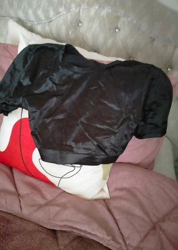 Siyah Parlak Kısa Kollu Crop Top - Görsel 4