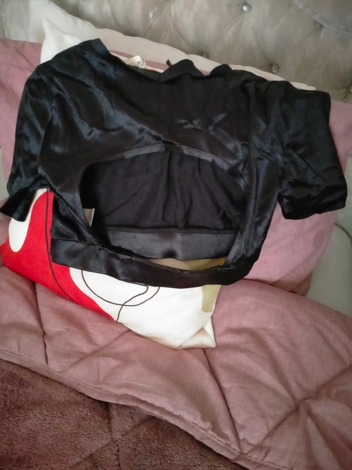 Siyah Parlak Kısa Kollu Crop Top - Görsel 2