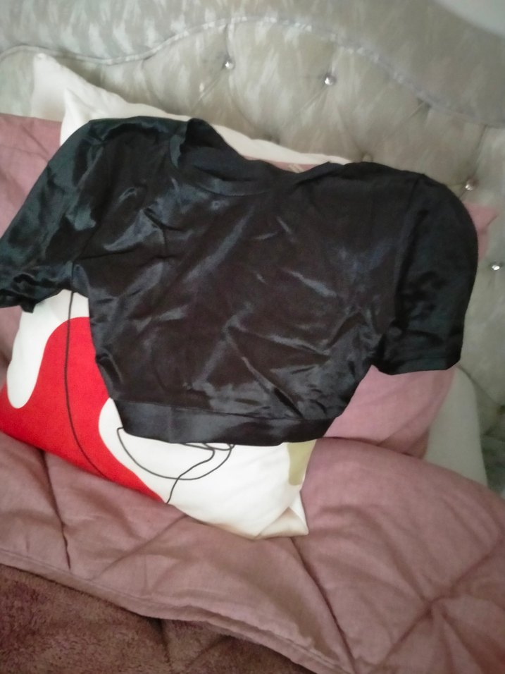 Siyah Parlak Kısa Kollu Crop Top - Görsel 4