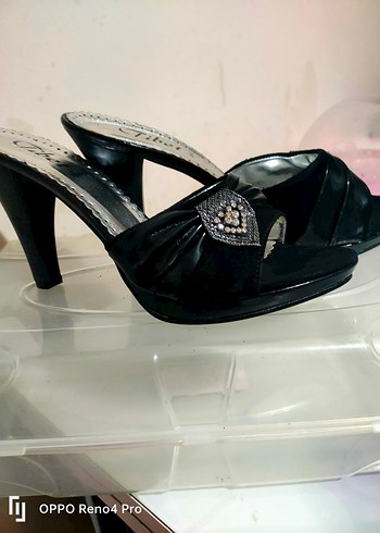 Siyah Parlak Tokalı Stiletto Terlik - Görsel 4