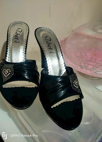 Siyah Parlak Tokalı Stiletto Terlik - Görsel 2