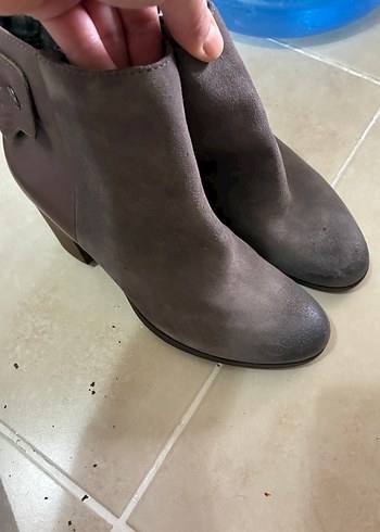Clarks Sik Ve Rahat Gri Suet Bilek Bot