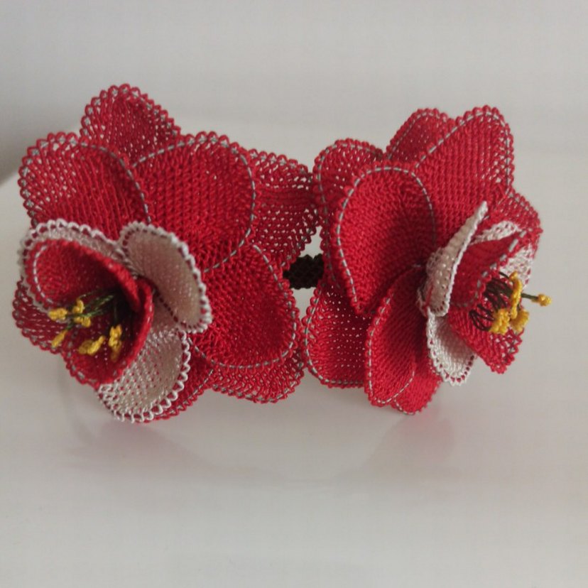 Kırmızı Örgü Çiçekli Elastik Saç Bandı - Görsel 2