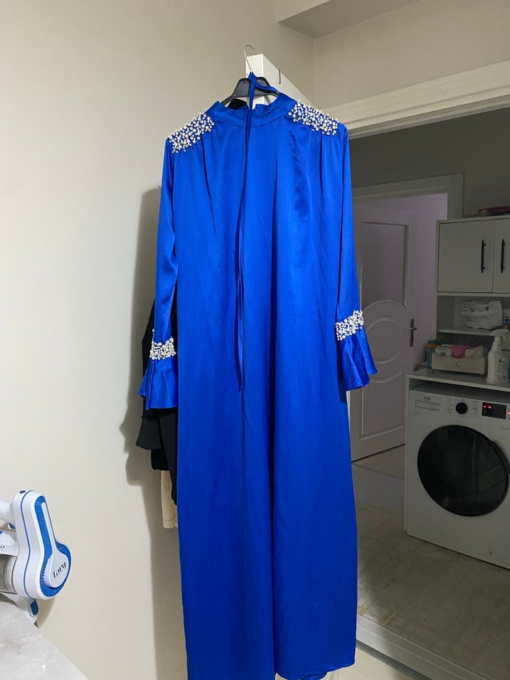 İnci İşlemeli Mavi Uzun Abiye Elbise - Görsel 3