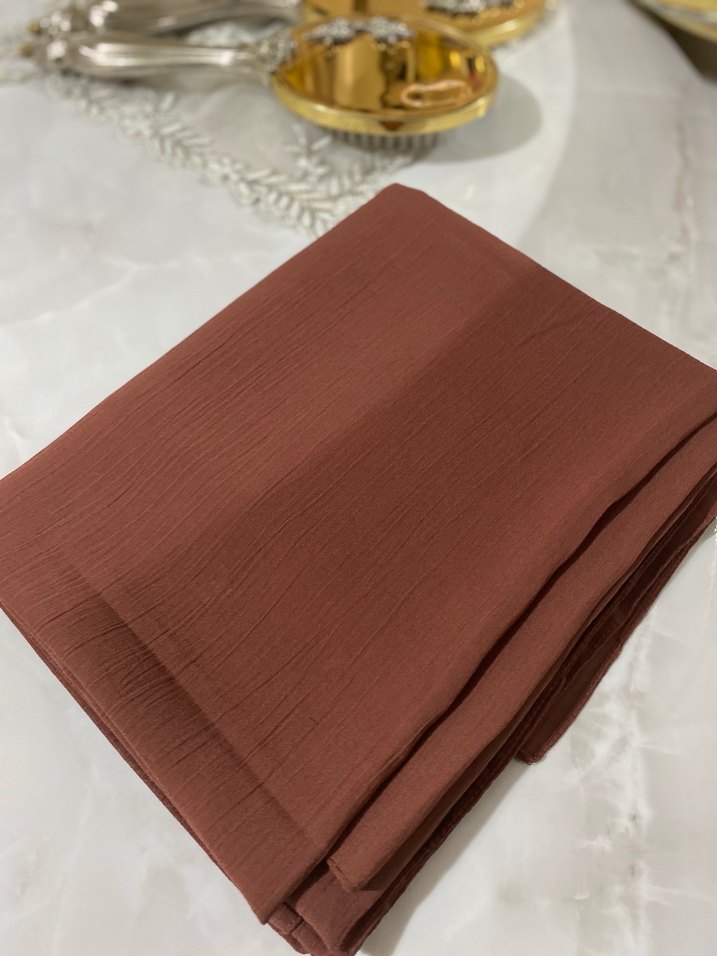 Kadın Kahverengi Piliseli Saten Şal - Görsel 3