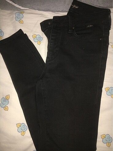 26 Beden siyah Renk Mavi jean