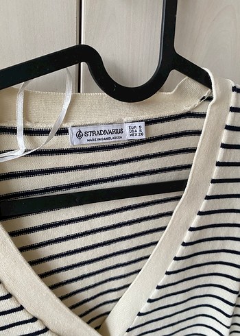 Düğmeli V-Yaka Çizgili Kadın Hırka - Görsel 3