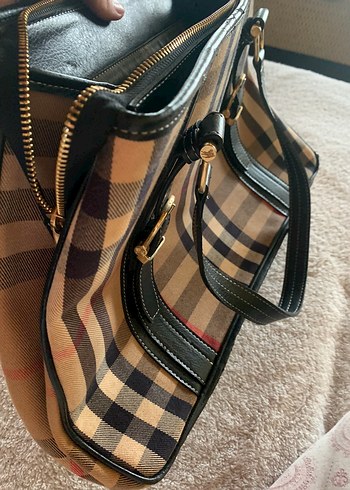 Burberry Kahverengi Deri Tokalı Kadın Çanta